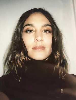 Alexa Chung leaked photo #13