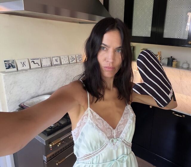 Alexa Chung leaked photos