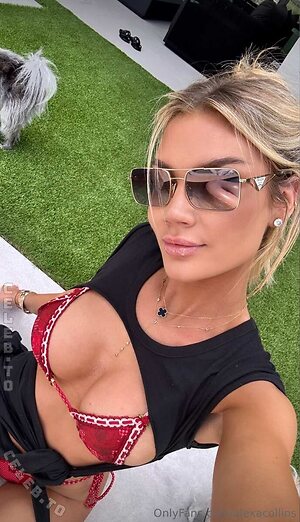Alexa Collins photo