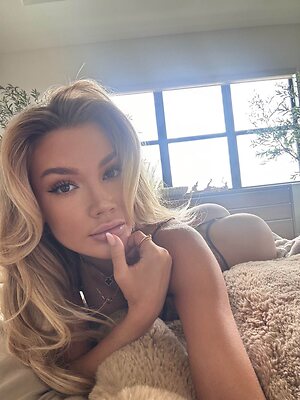 Alexa Collins leaked photo #133