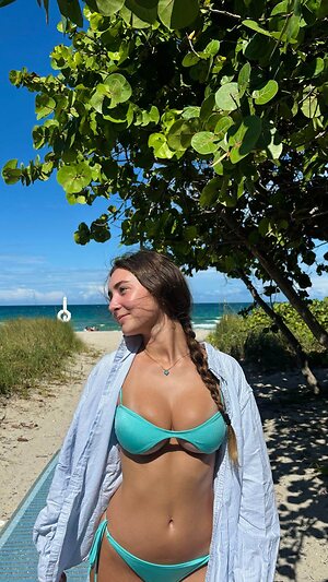 Alexa Pearson leaked photo #10