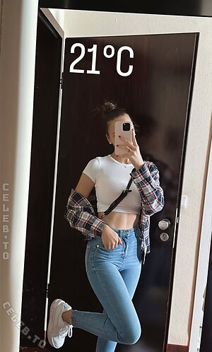 Alexa Wendel Nude Leaked Photo #3