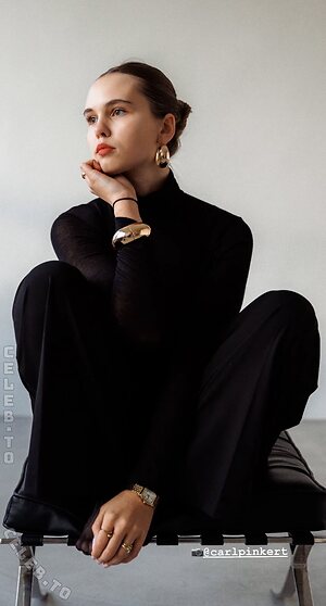 Alexa Wendel Nude Leaked Photo #11