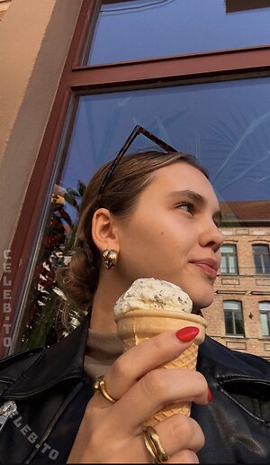 Alexa Wendel Nude Leaked Photo #13