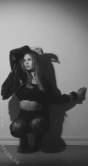 Alexa Wendel photo
