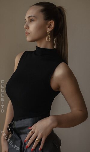 Alexa Wendel photo