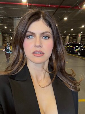 Alexandra Daddario leaked photo #186