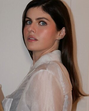 Alexandra Daddario leaked photo #313