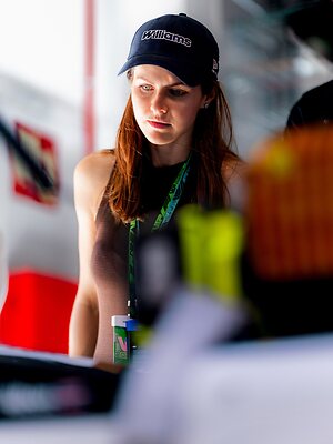 Alexandra Daddario leaked photo #325