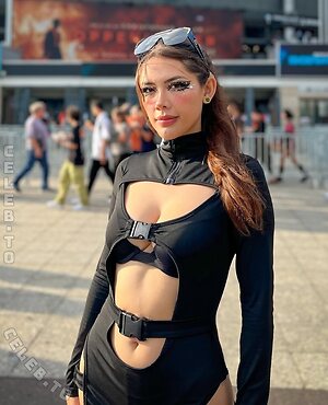 Alexandra Prado photo