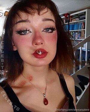 Alexia Claire photo