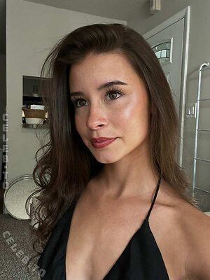 Alexis Bitty Nude Leaked Photo #12