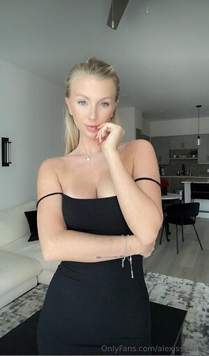 Alexis Clark leaked photo #27