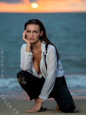 Alexis Reed Nude Leaked Photo #5