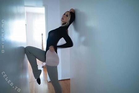 Alexis Ren Nude Leaked Photo #45