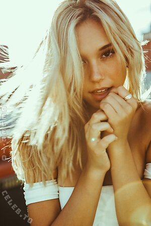 Alexis Ren leaked photo #287
