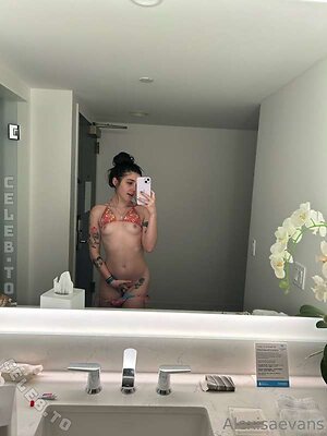 Alexisaevans leaked photo #611