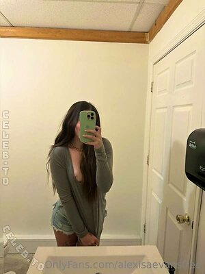 Alexisaevans leaked photo #1034