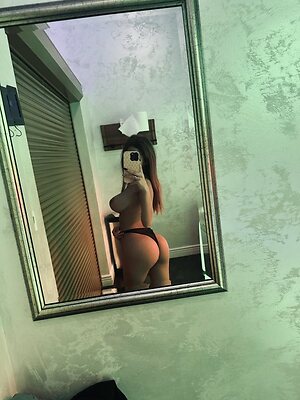 alexis.mia leaked photo #11