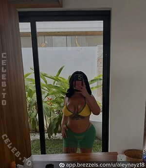 Aleynayz18 Nude Leaked Photo #2