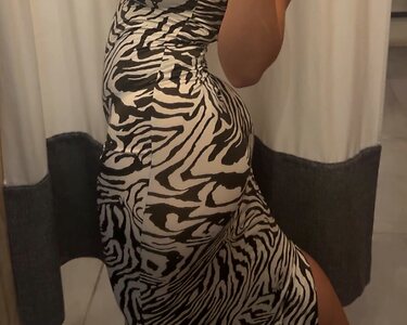 aleyynaa.demiir leaked photo #4