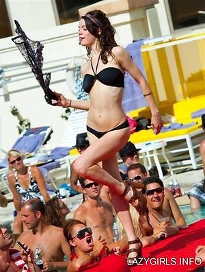 Ali Cobrin leaked photo #41