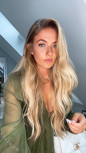 Alica Schmidt Nude Leaked Photo #34