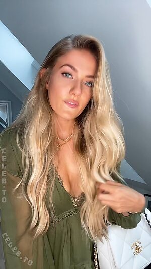 Alica Schmidt Nude Leaked Photo #35