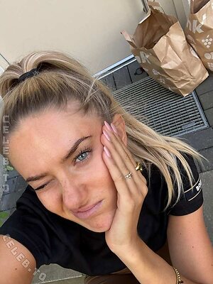Alica Schmidt photo