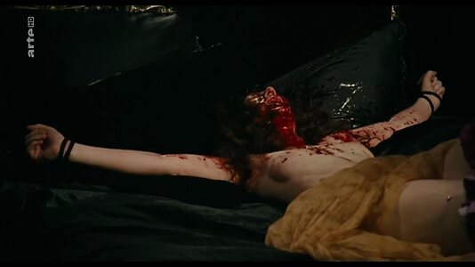 Alice Barnole leaked photo #4