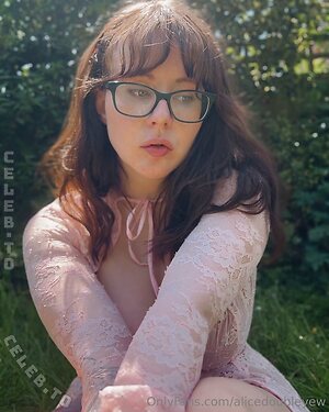 Alice Cottonsox photo