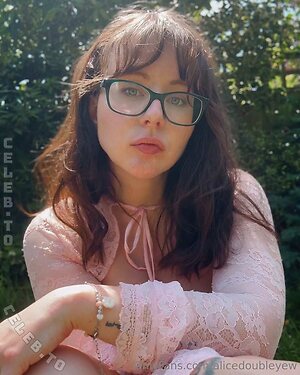 Alice Cottonsox photo