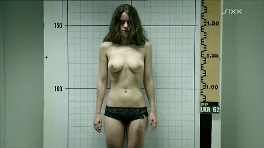 Alice Dwyer leaked photo #4