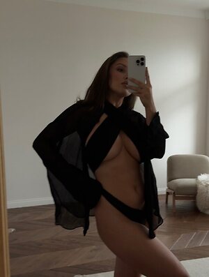Alice Mamonova leaked photo #16