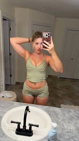 Alice pineapplebrat Nude Leaked Photo #110