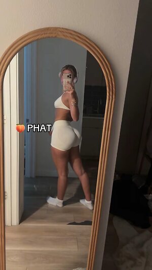 Alice Rosenblum leaked photo #313