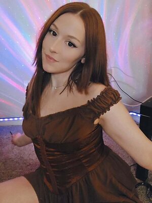 Alice Winter leaked photo #7
