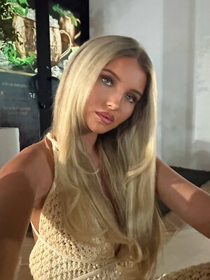 Alicia Johnston leaked photo #12