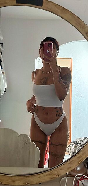 Alicia4469 leaked photo #9