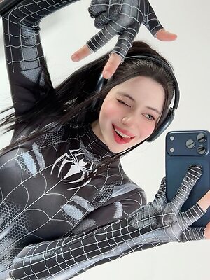 Alina Becker leaked photo #1161