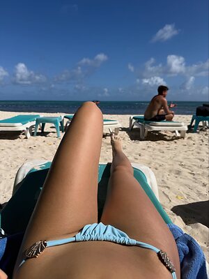 Alina Enero leaked photo #5
