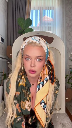 Alina Grosu leaked photo #38