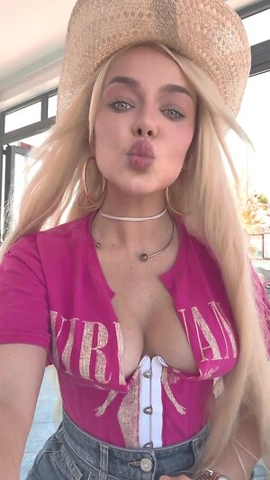 Alina Grosu leaked photo #66