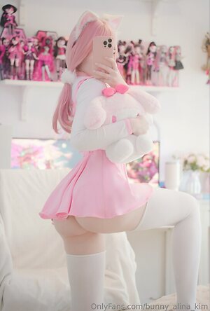 Alina Kim leaked photo #8