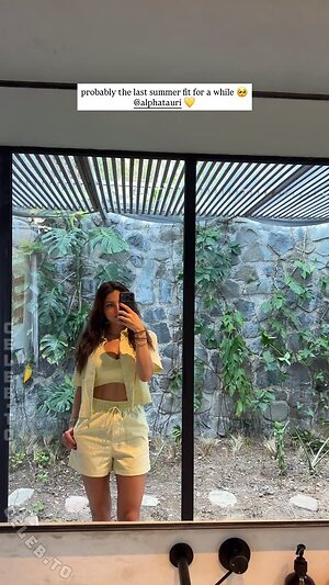 Alina Marzi leaked photo #12