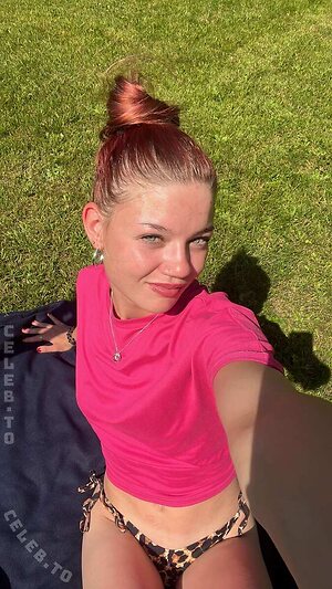 Alina Pfeifer photo