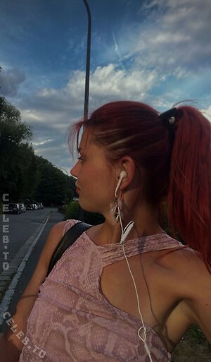 Alina Pfeifer photo
