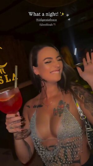 Aline Cervi leaked photo #8