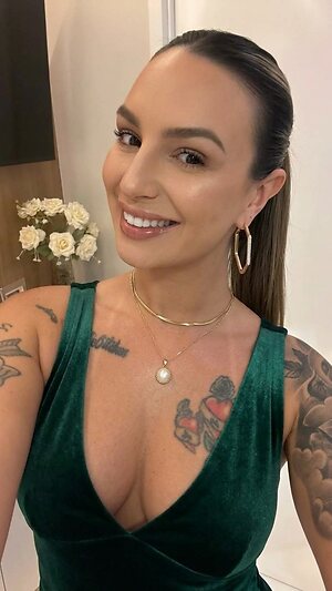 Aline Cervi leaked photo #28