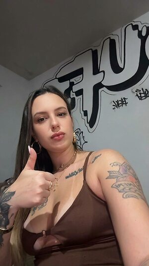 Aline Cervi leaked photo #29